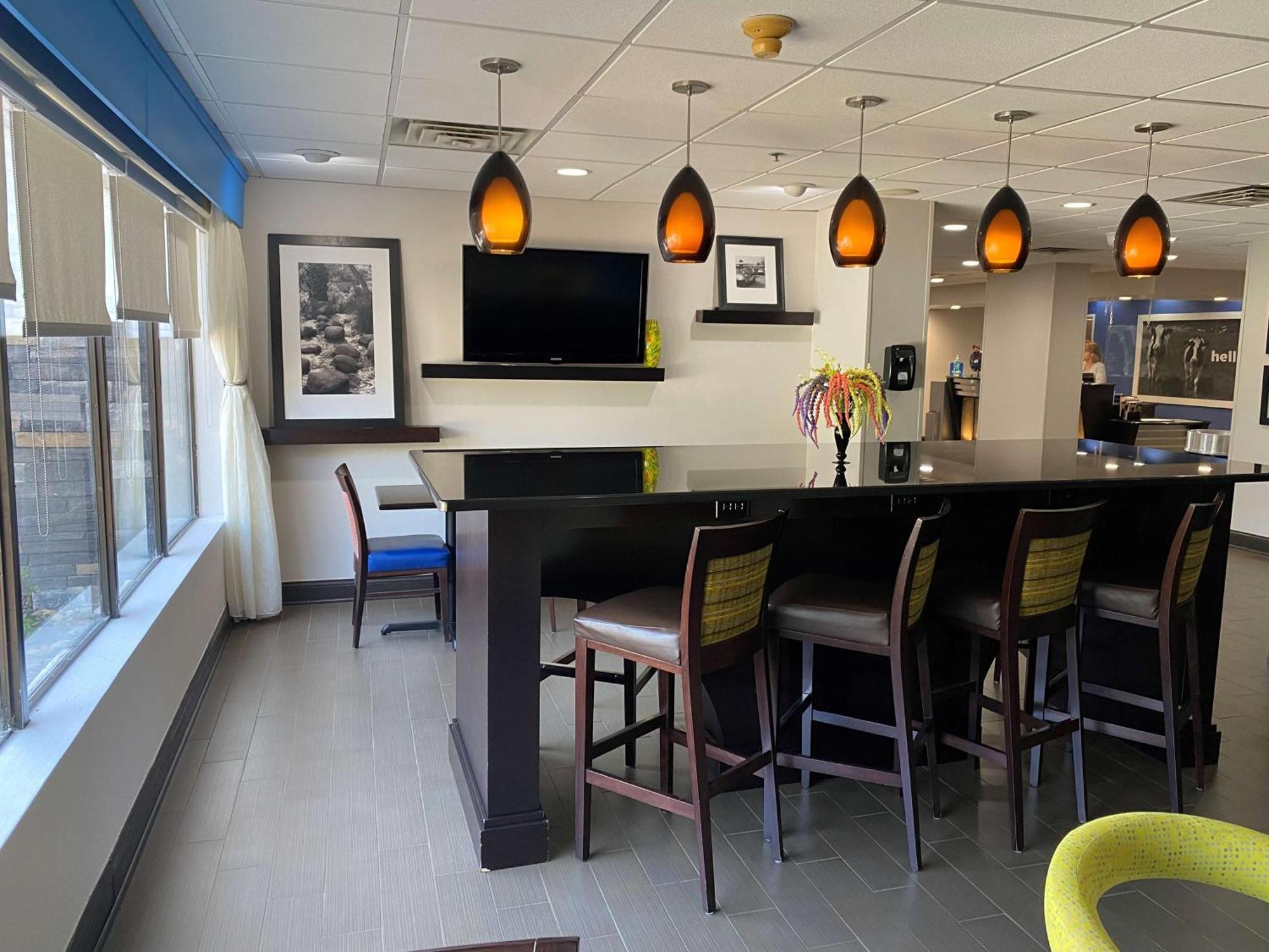 Hampton Inn Ft. Chiswell-Max Meadows Ngoại thất bức ảnh